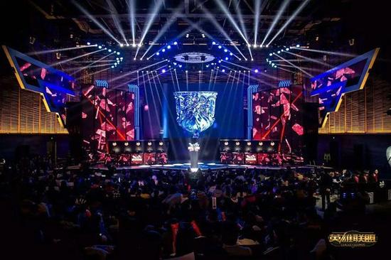 使防守方犯 使防守方犯